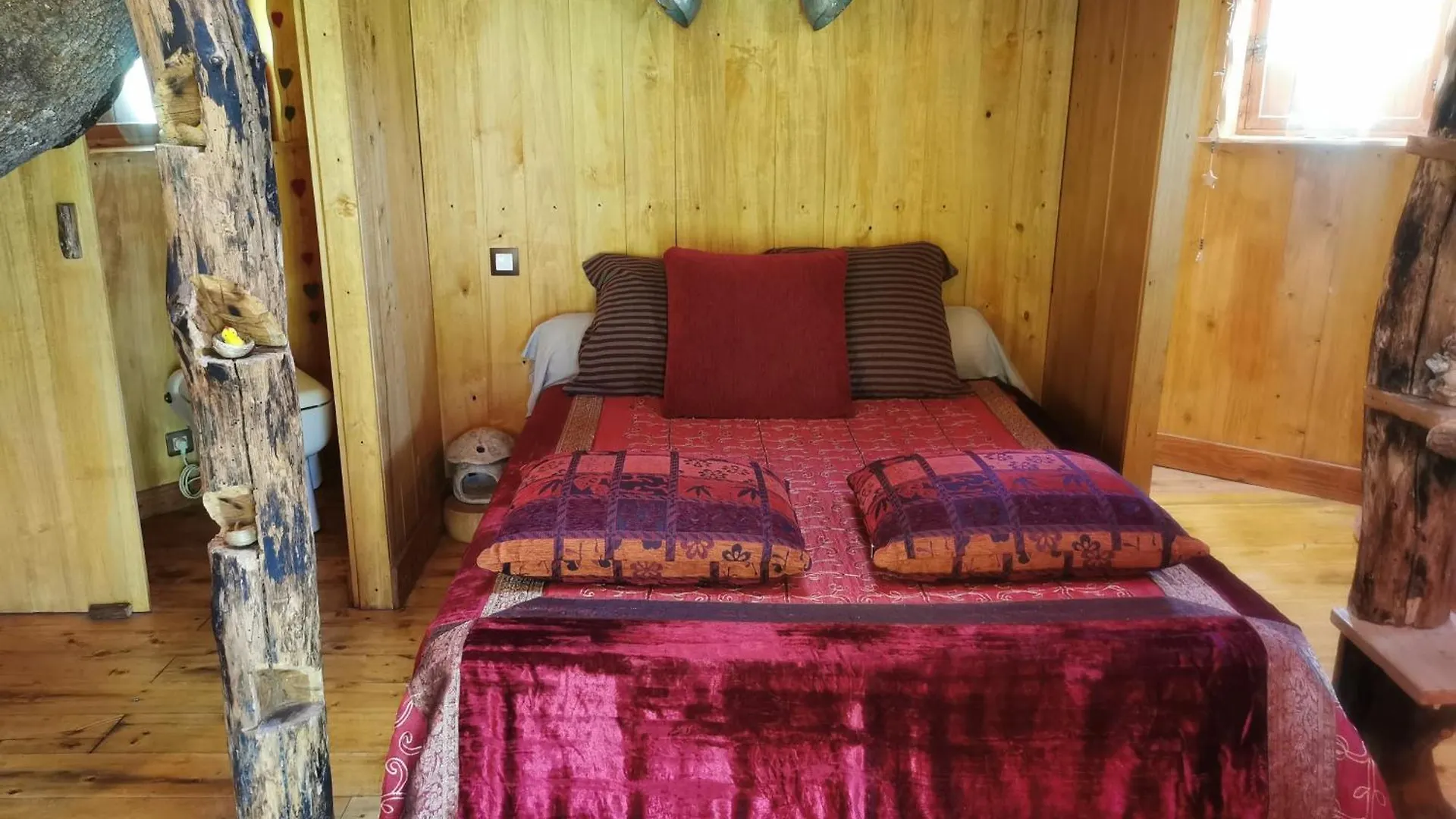 Les Cabanes De Brassac Brassac  Francia