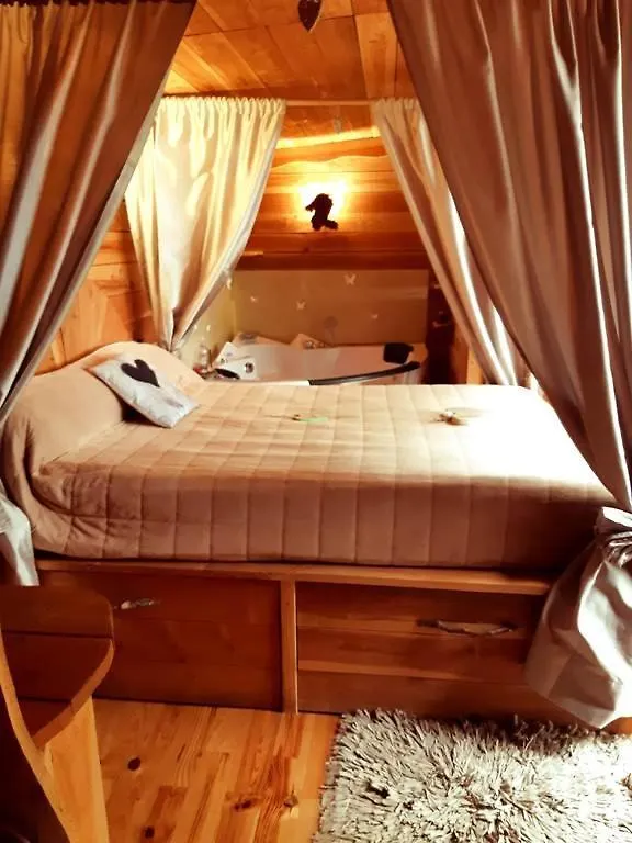 Les Cabanes De Brassac Brassac  Casa vacanze