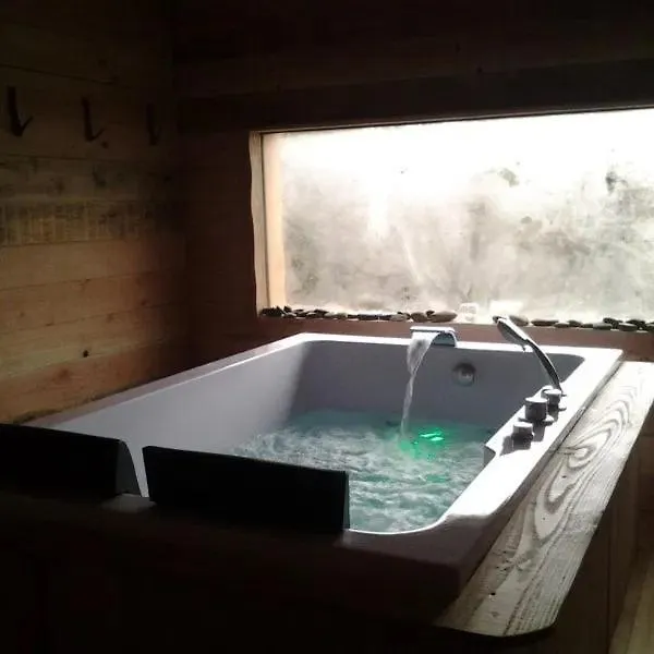 Les Cabanes De Brassac Brassac  Holiday home
